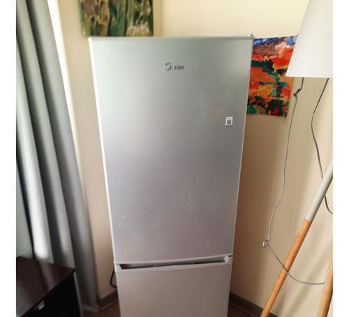 Refrigerador Midea 169l En Perfecto Estado.