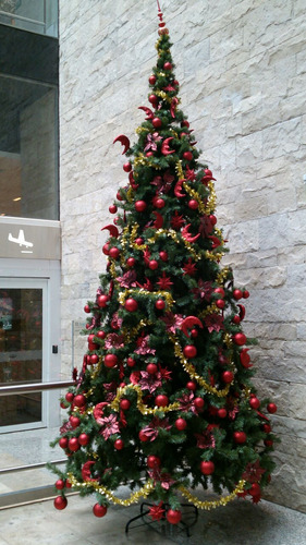 Árbol De Navidad 4,5 Mts Con Adornos