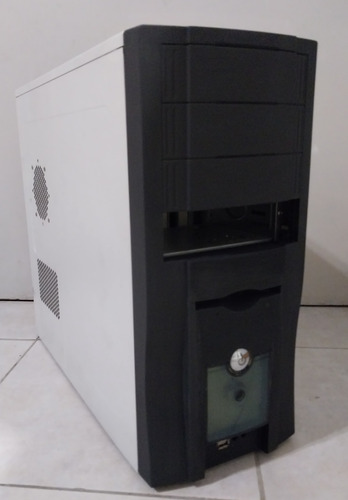 Gabinete Atx Pc Blanco / Negro Sin Fuente Commodore Sp-3190a