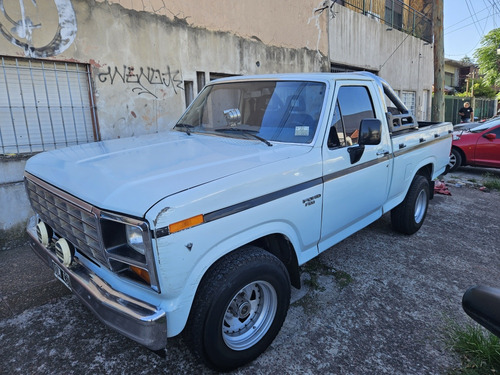 Ford F-100 Pick Up De Luxe - Mod 1982 - Motor V8 - Impecable