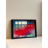 iPad Air (9 Geração) 10,2  256gb + Teclado Logitech - Novos