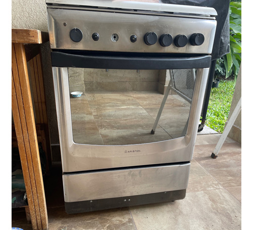 Cocina Ariston Cg54sg1h A Gas 4 Hornallas. No Cierra Bien