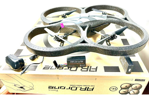 Parrot Ar.drone Nuevo, Una Batería, Cargador, Dos Cascos