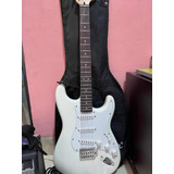 Fender Squire Stratocaster Classic 70s Vibe + Amplifier 