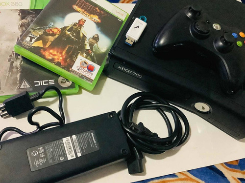 Xbox 360  Slim + 1 Juego , Usado Funcionando Bien