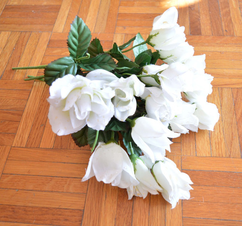 Flores Artificiales, Ramitos Pequeñas Rosas Blancas
