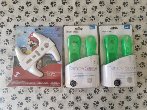 Par De Remote Sleeves + Volante Lacrados Para Nintendo Wii