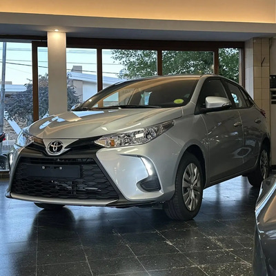 Toyota Yaris 1.5 107cv Xls Cvt | MercadoLibre