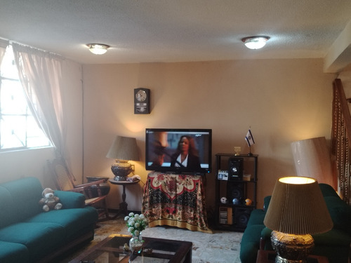 Sr Vende Amplia Y Bonita Casa De 4 Recámaras En Col. Gertrudis Sánchez - Imagen 2