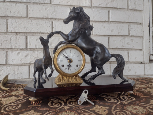 Antiguo Reloj Cuerda Imperial Italiano Bronce Caballos Colec