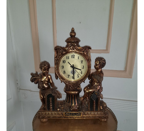 Reloj Quarzo De Sobremesa Con Figuras De Niños (resina)