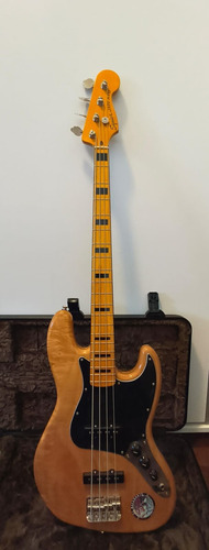 Jazz Bass Squier By Fender