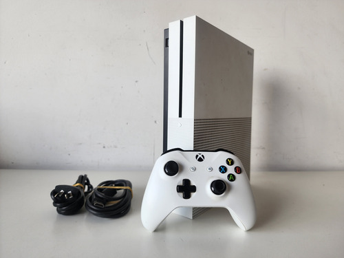Xbox One S 1tb  Con Lectora Usada + Cables Y 1 Control