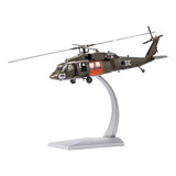 Helicóptero Uh 60 Negro A Escala 1:72 Con Base De Pantalla D