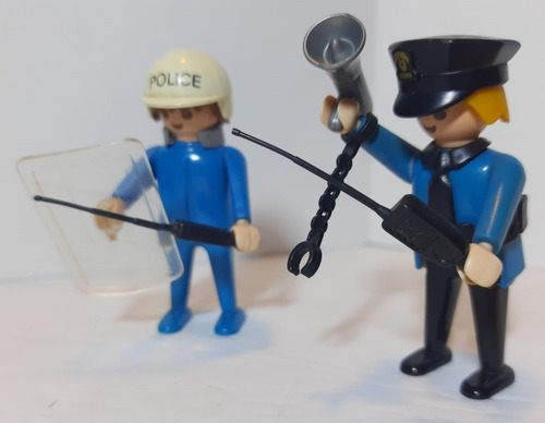 Playmobil, Juego De 2 Policías Con Accesorios. Sin Caja