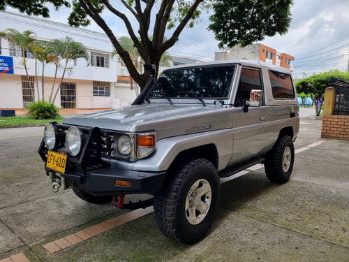 Toyota Land Cruiser 2001 4.5 Fzj75 Macho