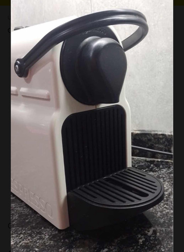 Cafetera Nespresso Inissia D40 - Acero Inoxidable