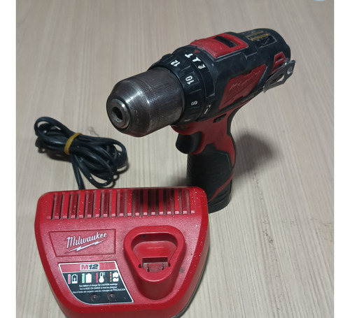 Taladro Percutor Inalámbrico Atornillador Milwaukee M12