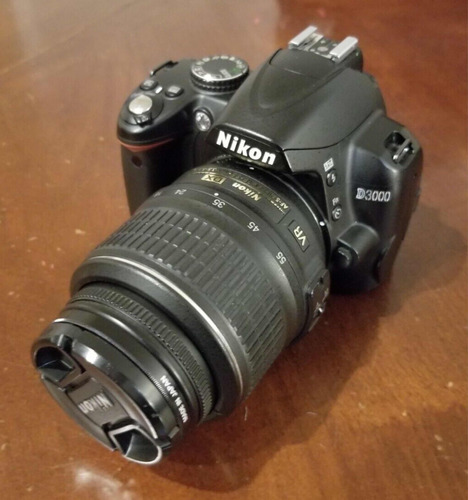 Cámara Nikon D3000 Con Lente 18-55 Mm
