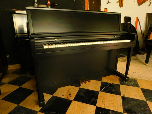 Piano Vertical Wurlitzer Modelo Studio 