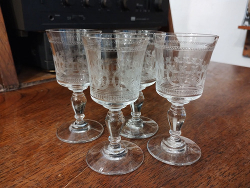 Antiguo Juego De 4 Copas Chiquitas De Cristal Tallado K1