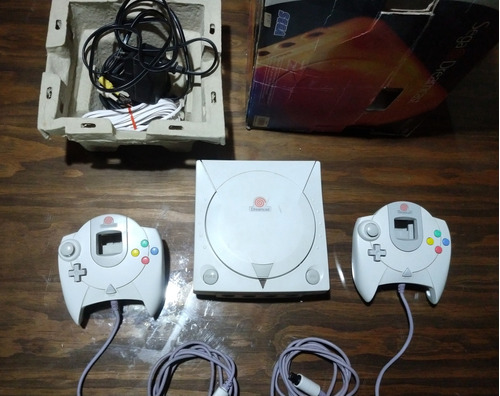 Sega Dreamcast Completa Con Dos Mandos 