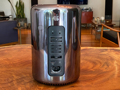 Mac Pro (late 2013), 3.5 Ghz 6-nucleos Intel Xeon / 64gb Ram