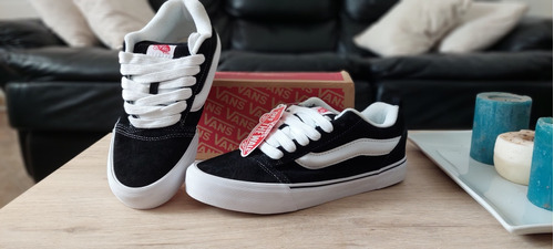 Vans Knu