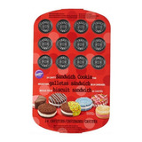 Molde Para Hornear Galletas Tipo Sándwich Wilton Color Gris