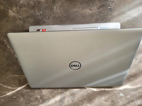 Laptop Dell Inspiron 15 5000 Series. Ryzen 5 1tb, 8gb Ram