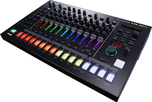 Roland Tr-8s Rhythm Performer Máquina De Ritmos - Plus