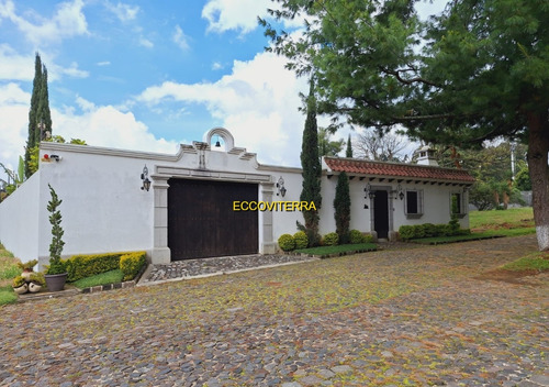 ¡¡buscas Casa De Un Nivel Con Amplio Terreno!! Ven Y Conoce Belleza De Casa Estilo Colonial