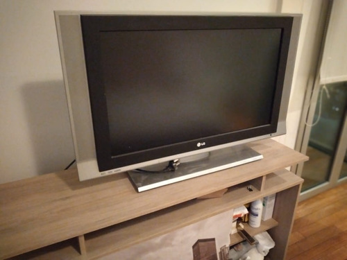 LG 32lc3r Televisor 81,3 Cm (32 ) Hd A Reparar Hace Lineas