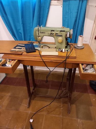 Maquina De Coser Godeco Eléctrica Supermatic 2000