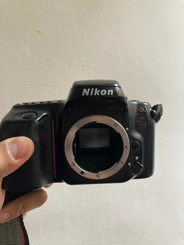 Nikon N50 Cuerpo