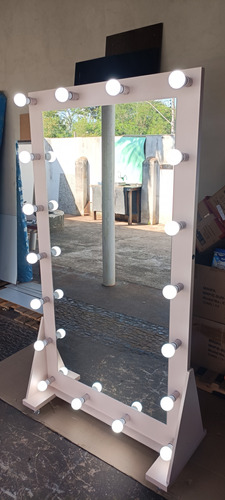 Espelho 18 Luzes Com Rodinhas Com 1 Metro Mdf De Marcenaria 