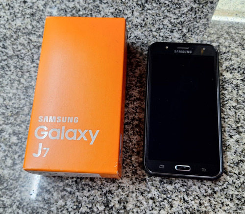 Celular Samsung Galaxy J7 Con Funda Y Caja