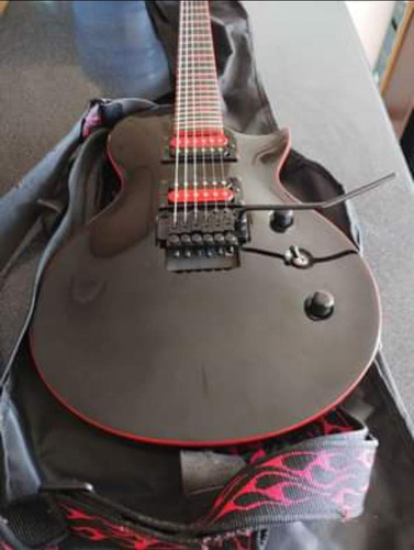 Guitarra Kramer Assault 220