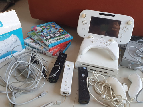 Wii U Desbloqueado + 4 Controles (+2 Acessorios) + 4 Jogos