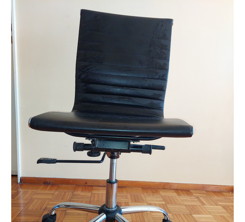 Silla Gerencial Ergonom. Eames Cromada Regula Alto/inclinac