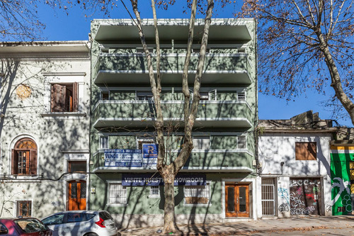 Venta Apartamento Pb Dos Dormitorios Y Patio. Parque Rodó