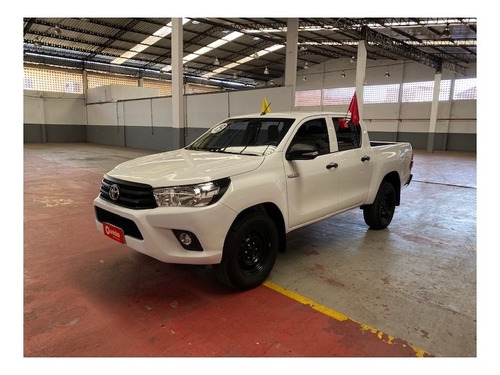 TOYOTA HILUX 2.8 STD 4X4 CD 16V DIESEL 4P MANUAL