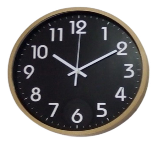 Reloj De Pared Madera Fondo Blanco Y Fondo Negro 