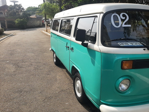 VOLKSWAGEN KOMBI 2002 1.6 3P GASOLINA