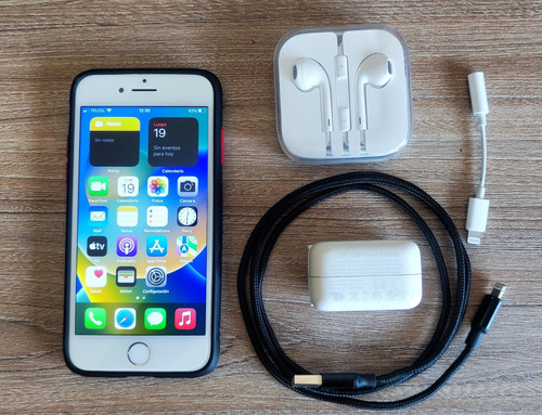 iPhone 8 64 Gb + Accesorios + Batería Nueva