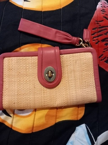 Cartera Coach