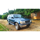 Ford Explorer 4 X 4