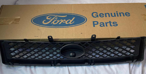 Parrilla Ford Fiesta Max Power 2007 Al 2010 Con Emblema Orig Foto 2