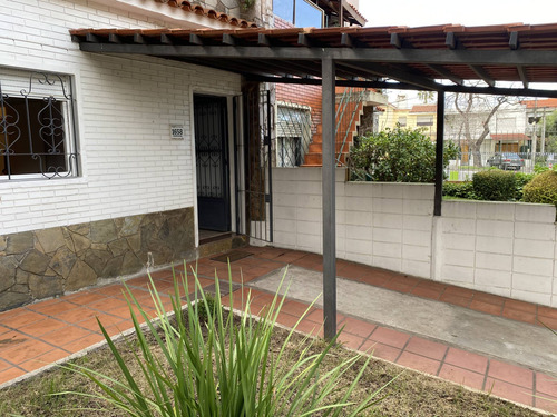 Venta Casa Ph Con 1 Dormitorio En Malvin - Imagen 2