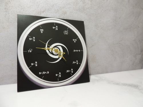 Reloj De Pared Matemático C/ Envio Gratis Tamaño 25x25cm